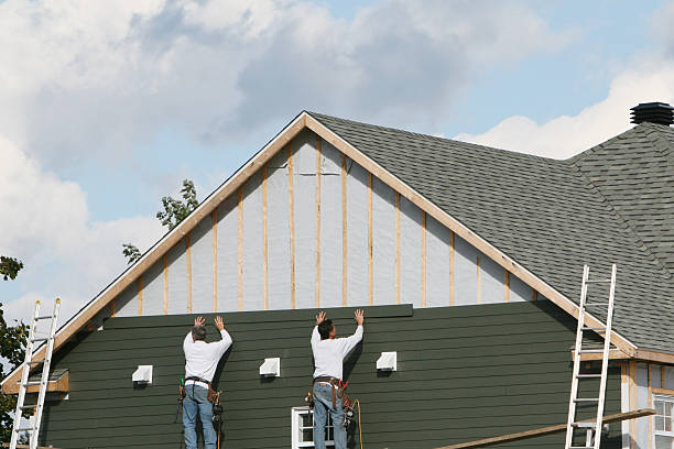 Professional Siding Replacement technician working in Keasbey, NJ